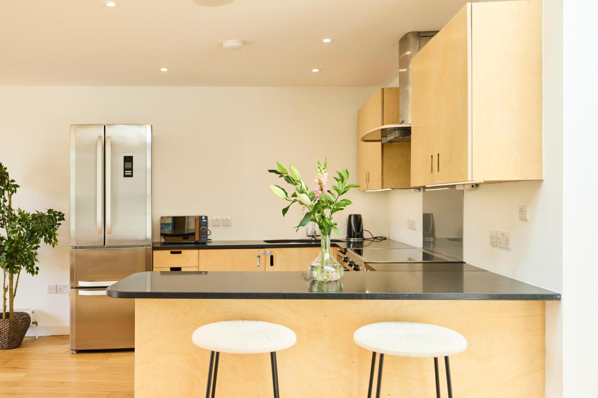 런던 The Putney Wonder - Dazzling 3Bdr Flat With Garden 아파트 외부 사진