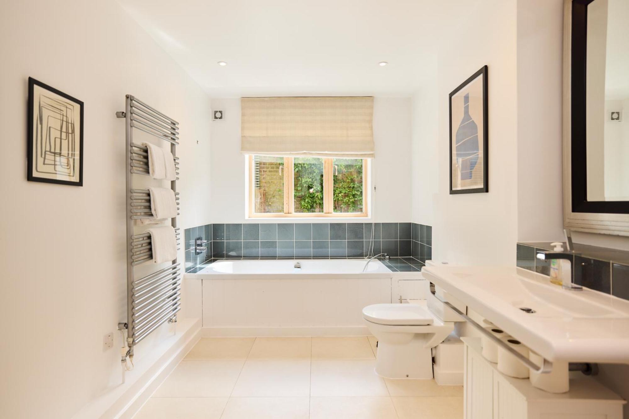 런던 The Putney Wonder - Dazzling 3Bdr Flat With Garden 아파트 외부 사진
