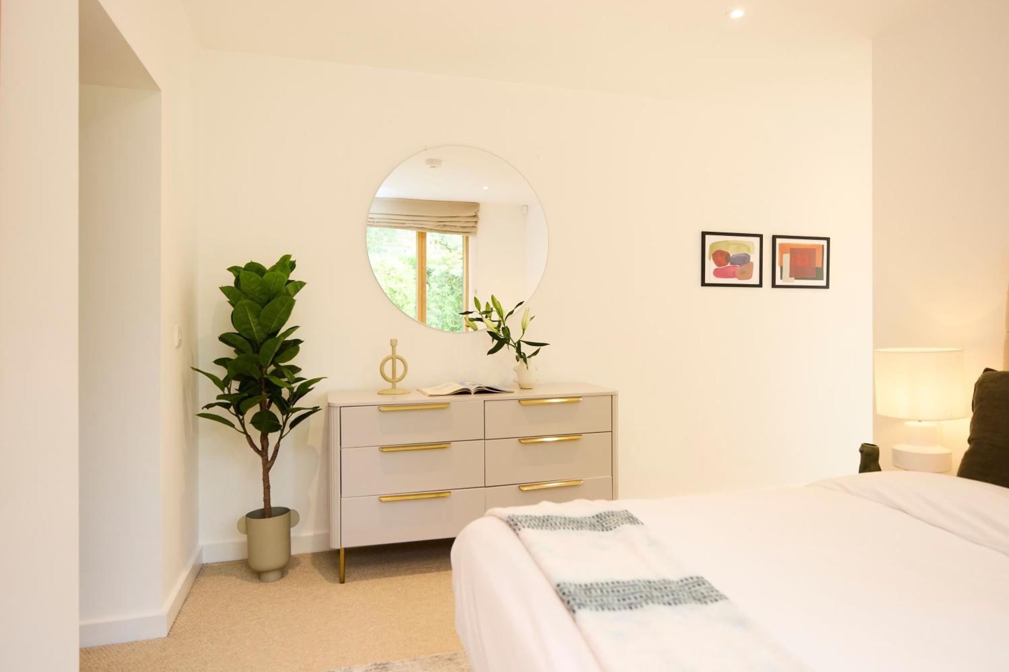 런던 The Putney Wonder - Dazzling 3Bdr Flat With Garden 아파트 외부 사진