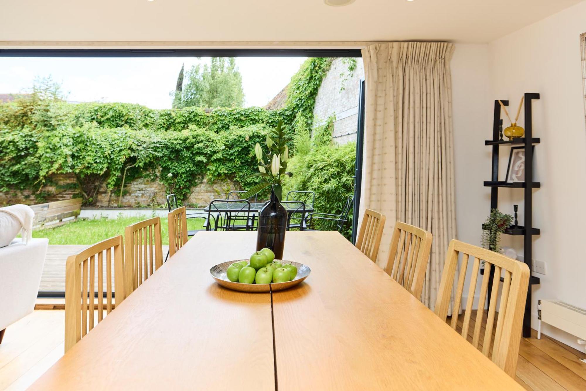 런던 The Putney Wonder - Dazzling 3Bdr Flat With Garden 아파트 외부 사진