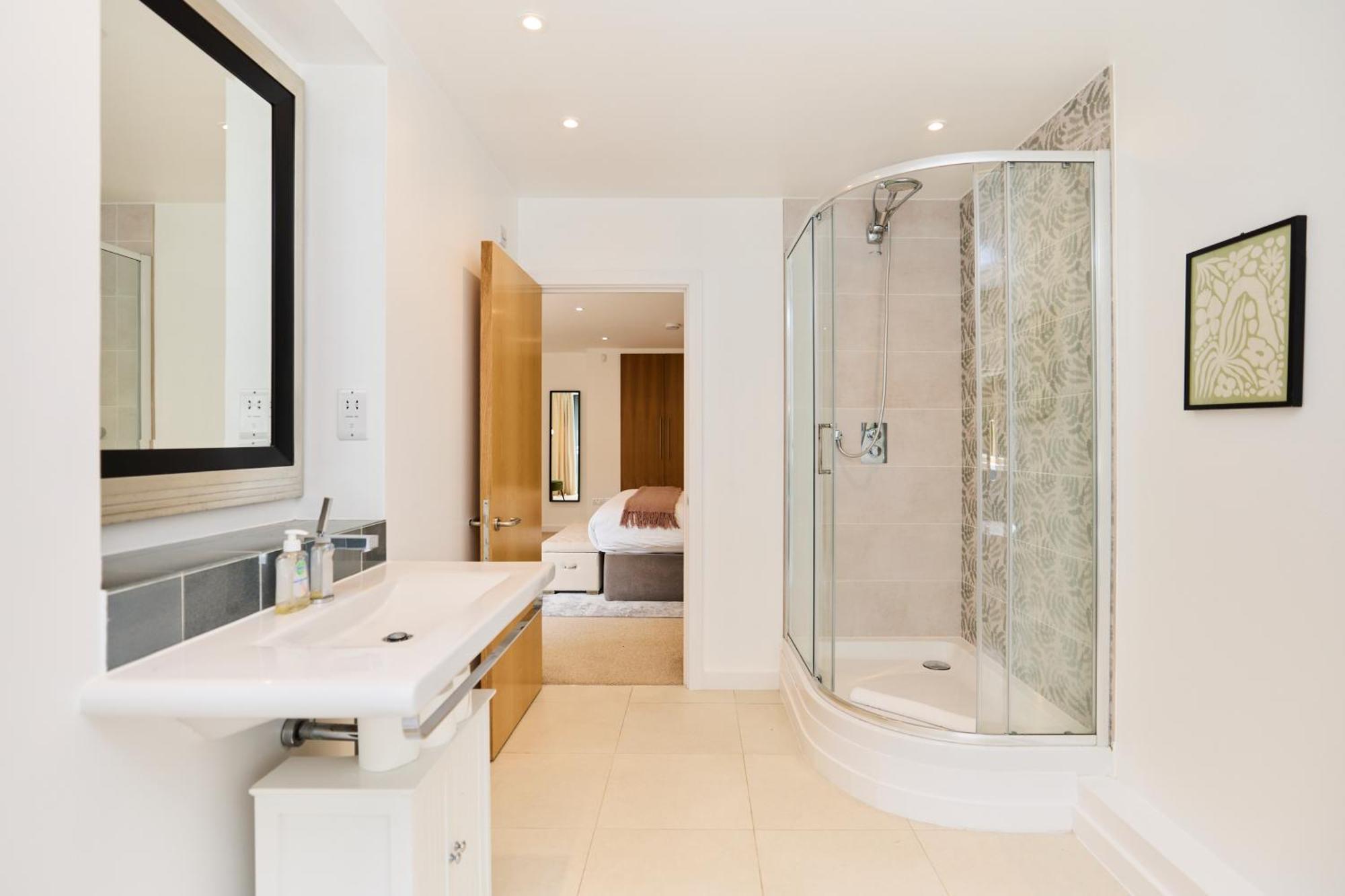 런던 The Putney Wonder - Dazzling 3Bdr Flat With Garden 아파트 외부 사진