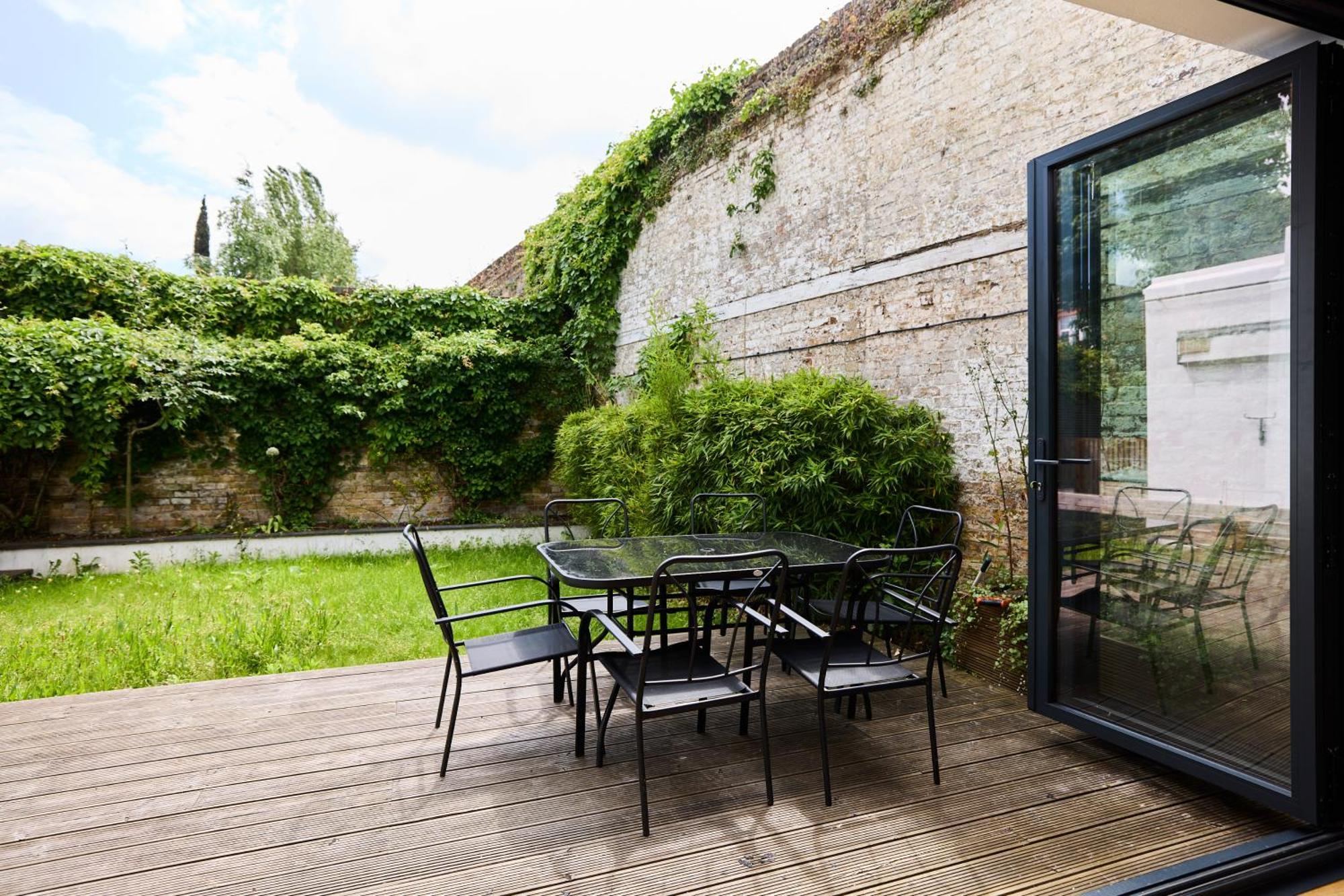 런던 The Putney Wonder - Dazzling 3Bdr Flat With Garden 아파트 외부 사진